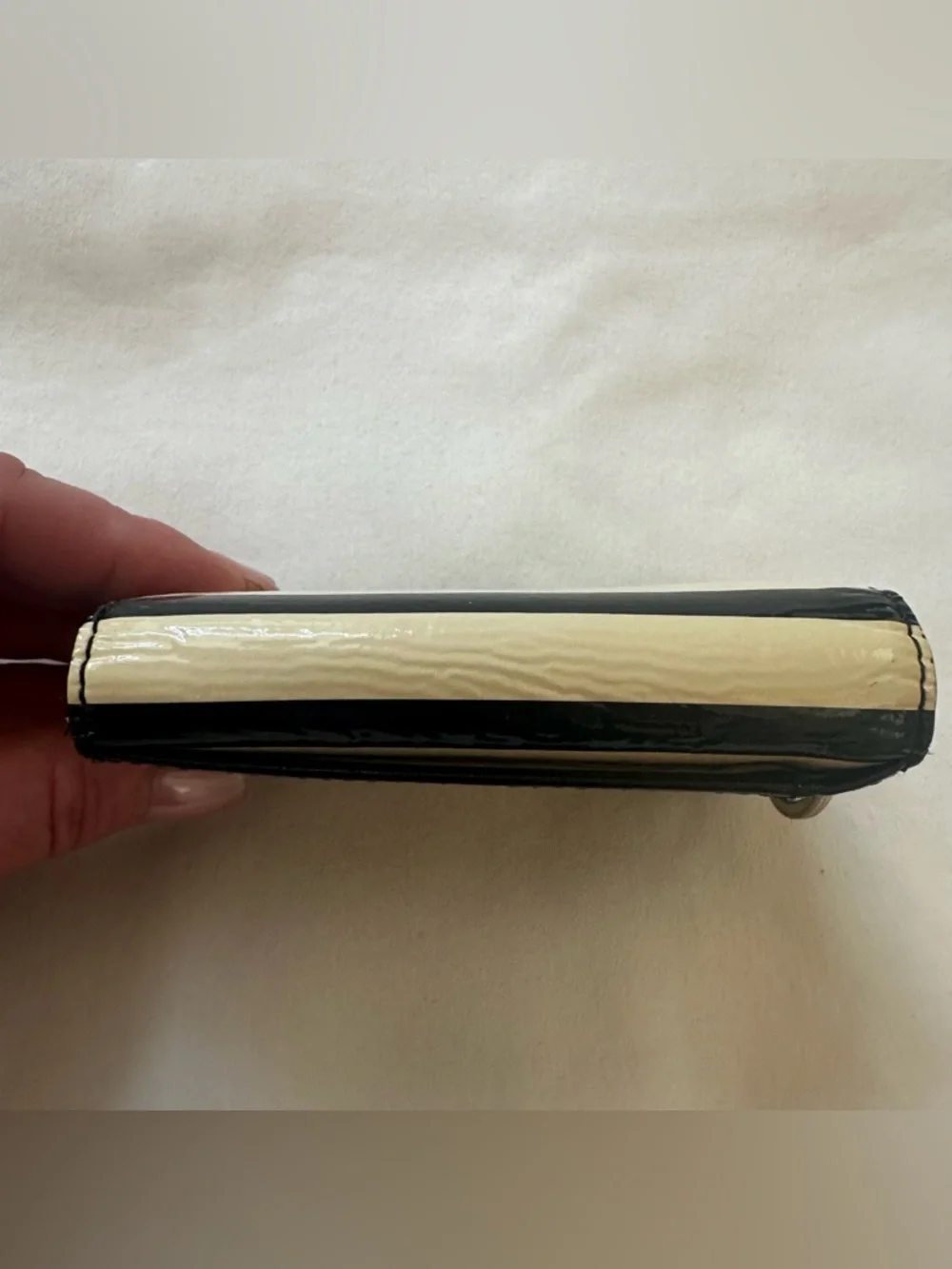 Kate Spade Kiera Chelsea Park Black Cream Striped Patent Wallet with Key Ring